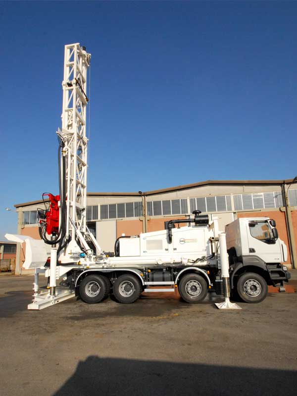 WEI D40 Skid Mounted Drilling Rig – DRILLING RIG 40 MTON