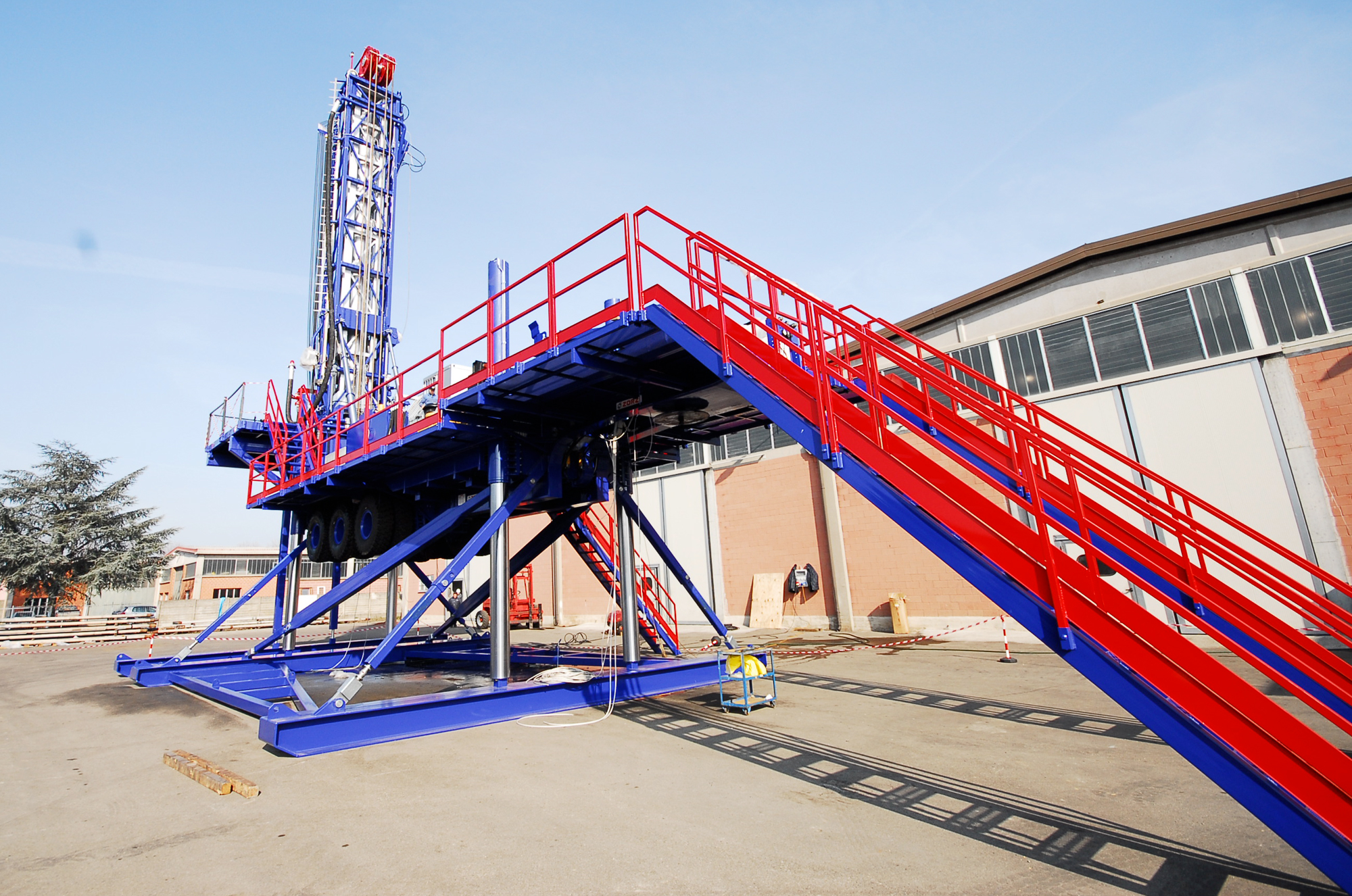 Wei | Well Equipment International - Piacenza, Italy | DS205 – DRILLING RIG 205 MTON