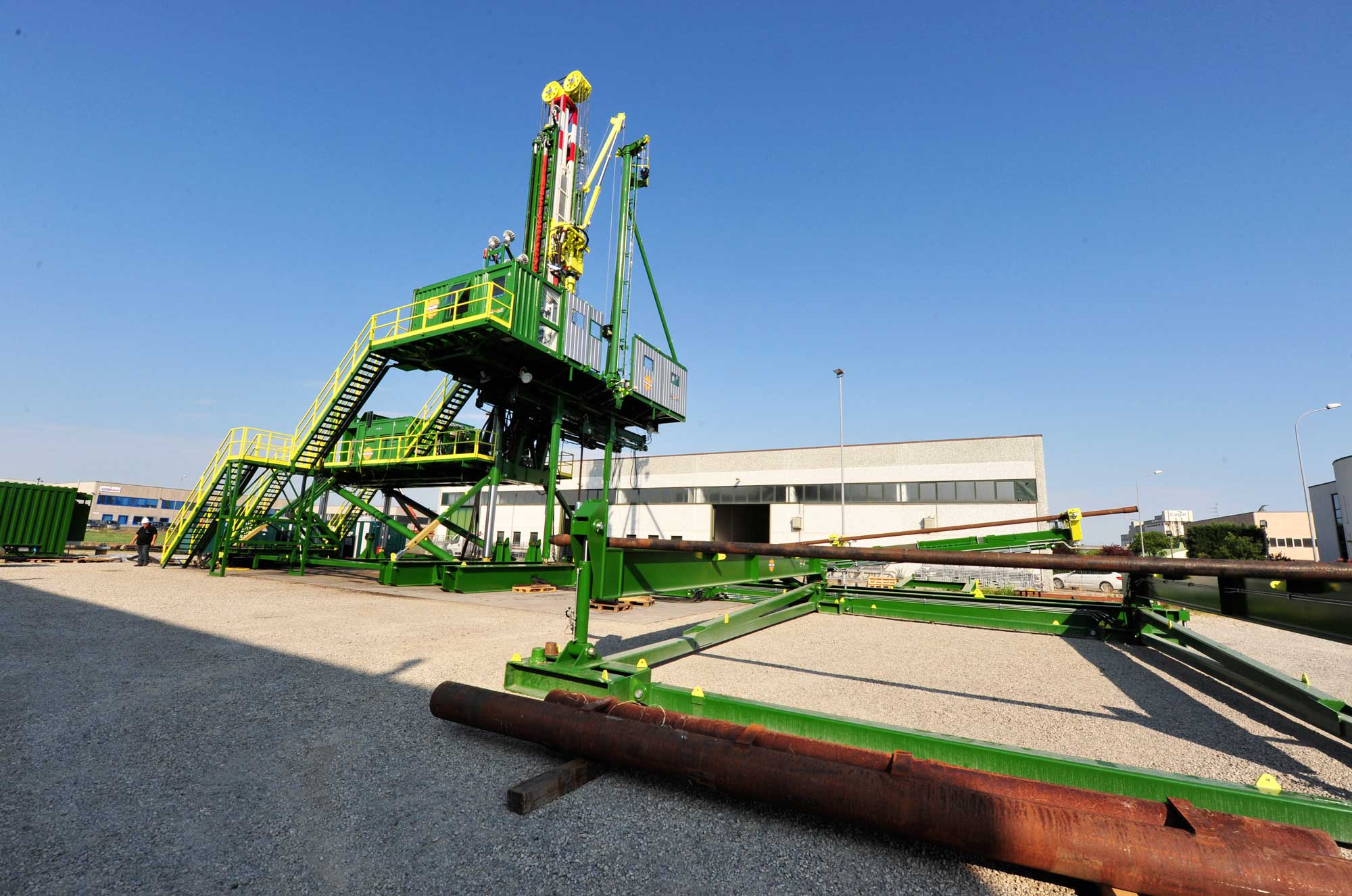 Wei | Well Equipment International - Piacenza, Italy | DS230 E – DRILLING RIG 230 MTON